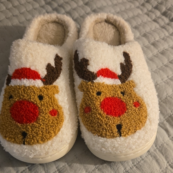 Shoes - Cozy Reindeer Slippers - White and Brown